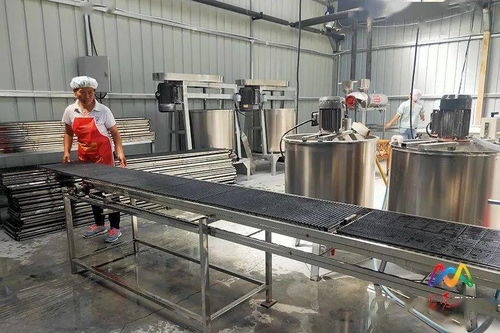 西池鄉(xiāng)丨辦起加工廠(chǎng),拓寬致富路